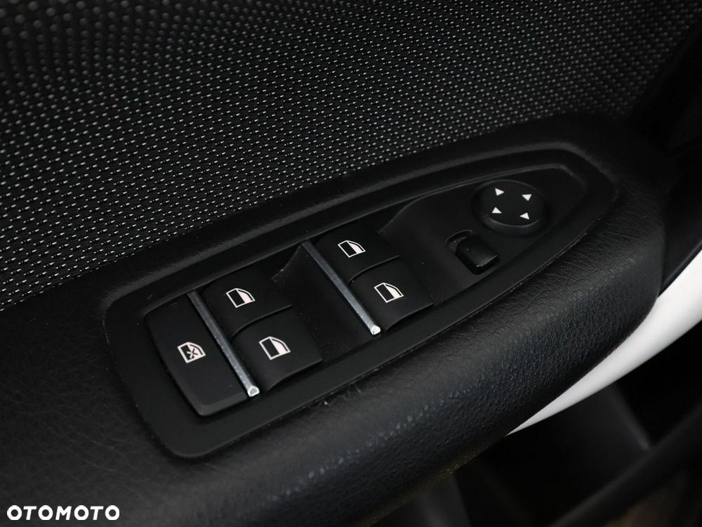BMW Seria 1 118d Edition Metropolitan - 34