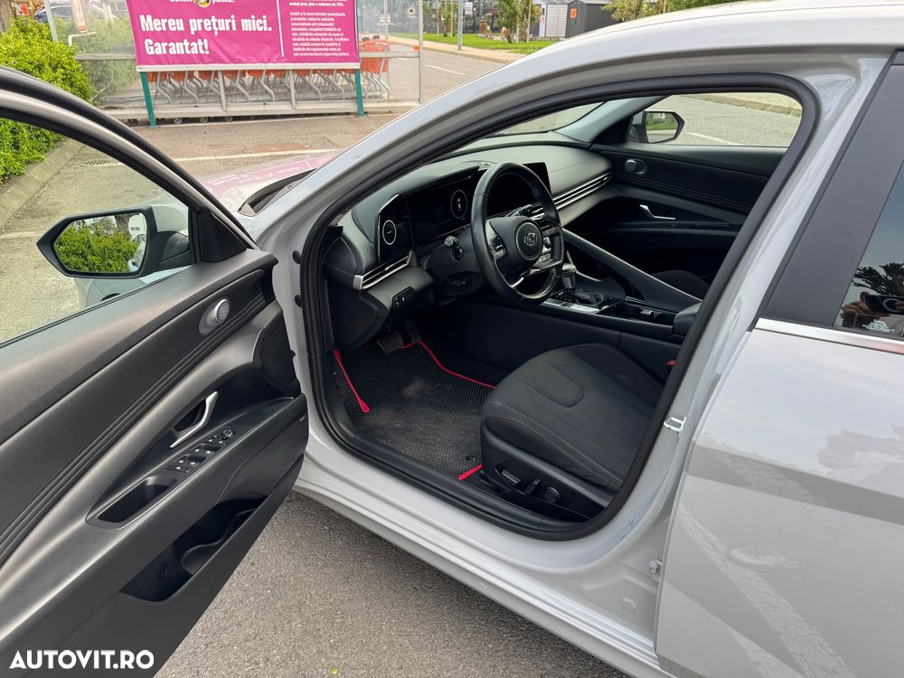 Hyundai Elantra 1.6 l 123 CP CVT Exclusive Navi - 8