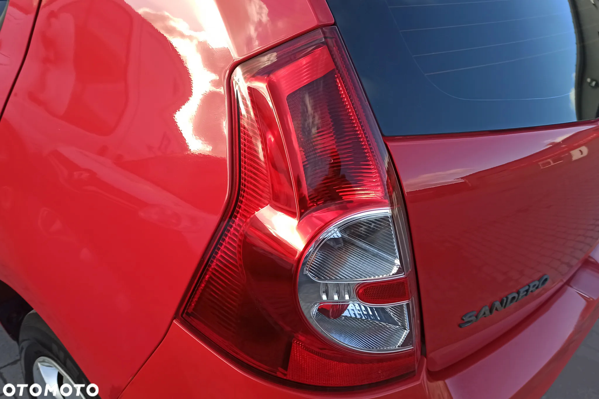 Dacia Sandero 1.6 16V Hi-Flex - 16