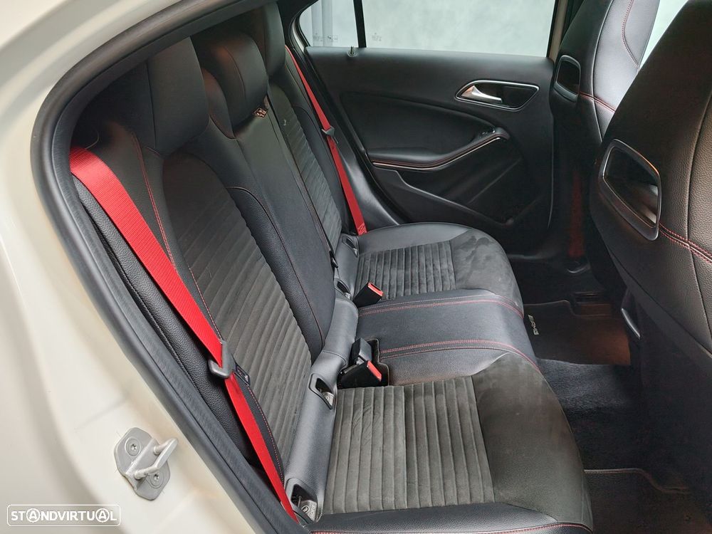 Mercedes-Benz A 45 AMG 4Matic Speedshift 7G-DCT - 20