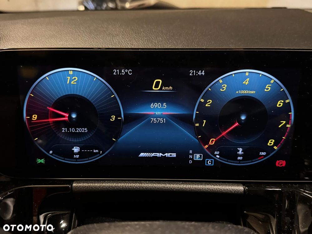 Mercedes-Benz GLA - 37