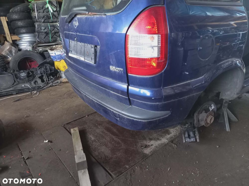 Części do Opel Zafira A 2.2dti diesel ZDERZAK TYŁ Z21B - 2