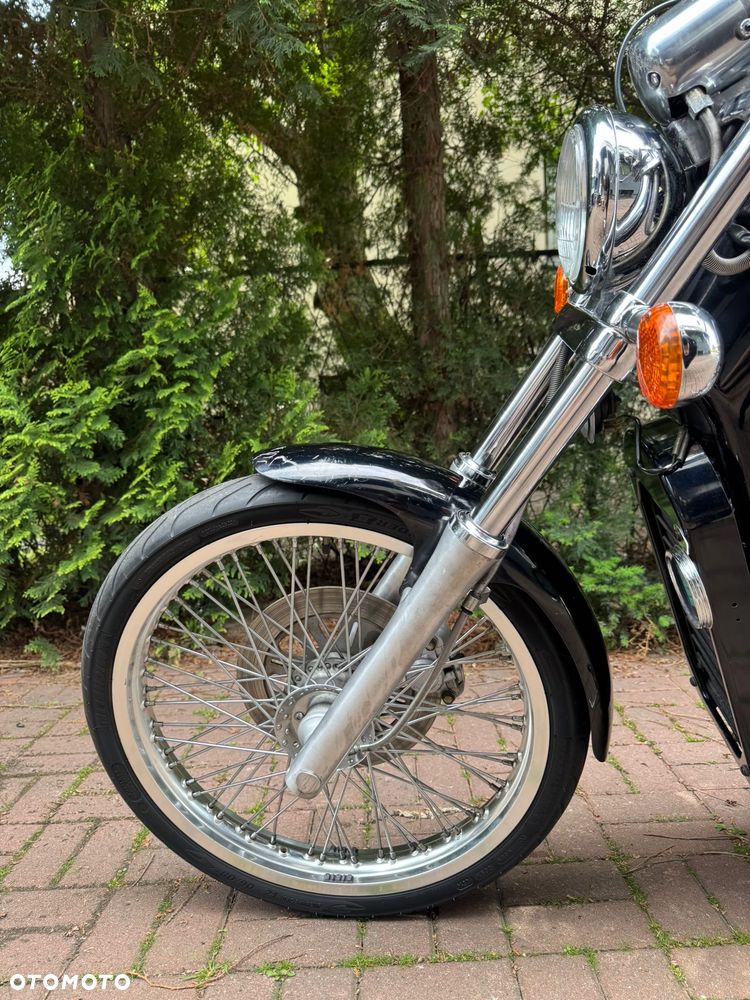 Suzuki Intruder - 11