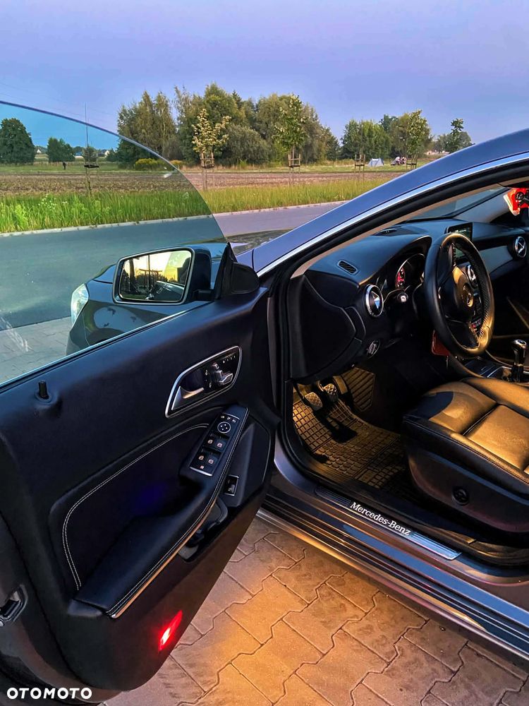 Mercedes-Benz CLA 200 - 11
