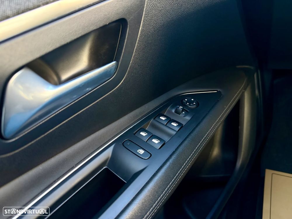 Peugeot 3008 1.5 BlueHDi Allure EAT8 - 17