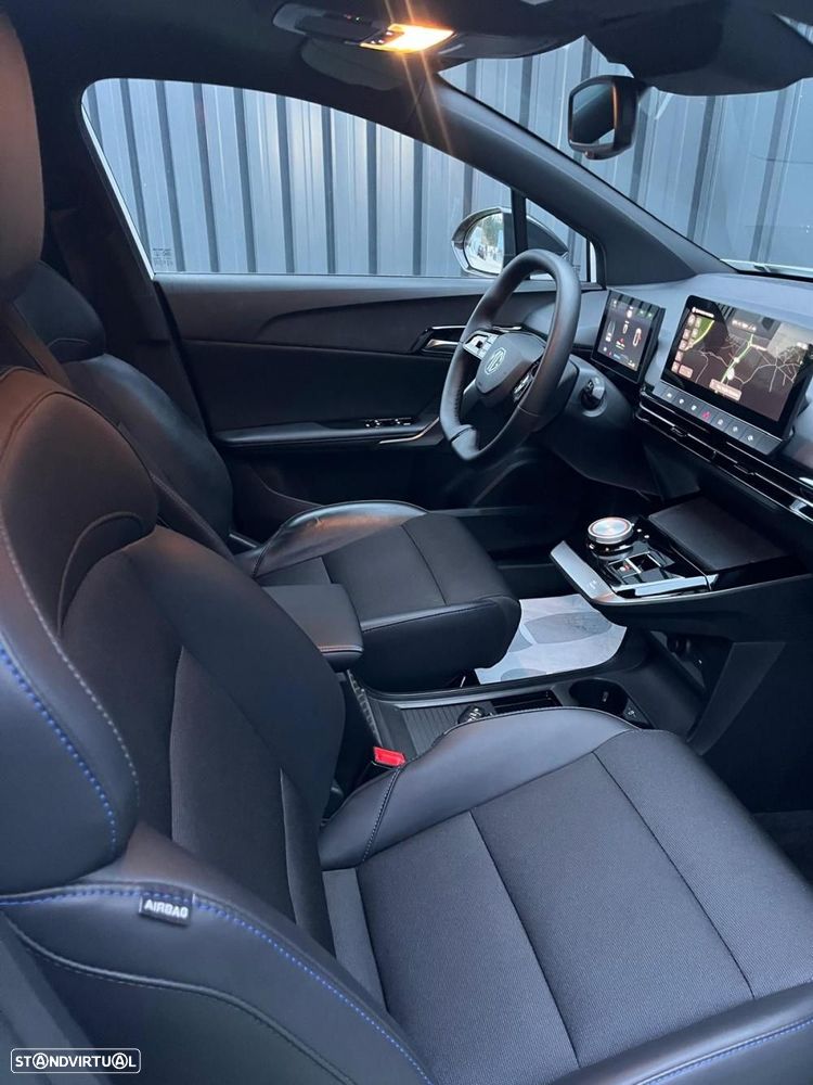 MG MG4 64 kWh Luxury - 19