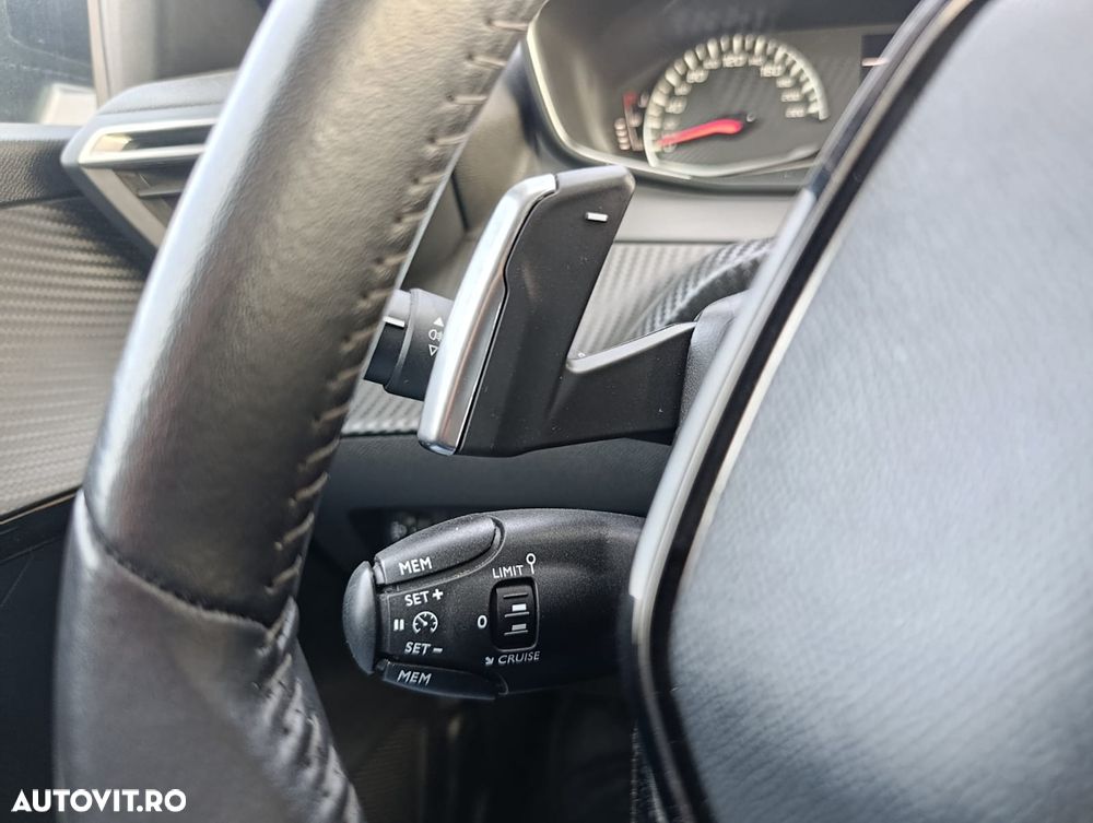 Peugeot 208 1.2 L PureTech STT EAT8 Active Pack - 14