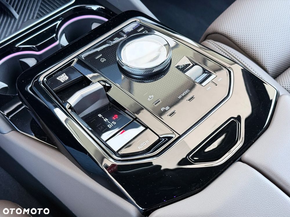 BMW Seria 5 540d xDrive - 24