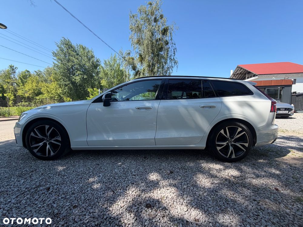 Volvo V60 B3 B R-Design - 4
