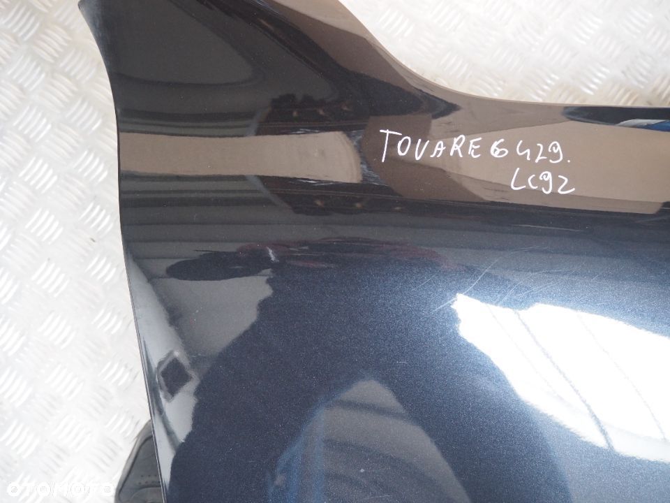 Błotnik Prawy Przedni Prawy Przód VW Touareg Kolor: LC9Z - 4