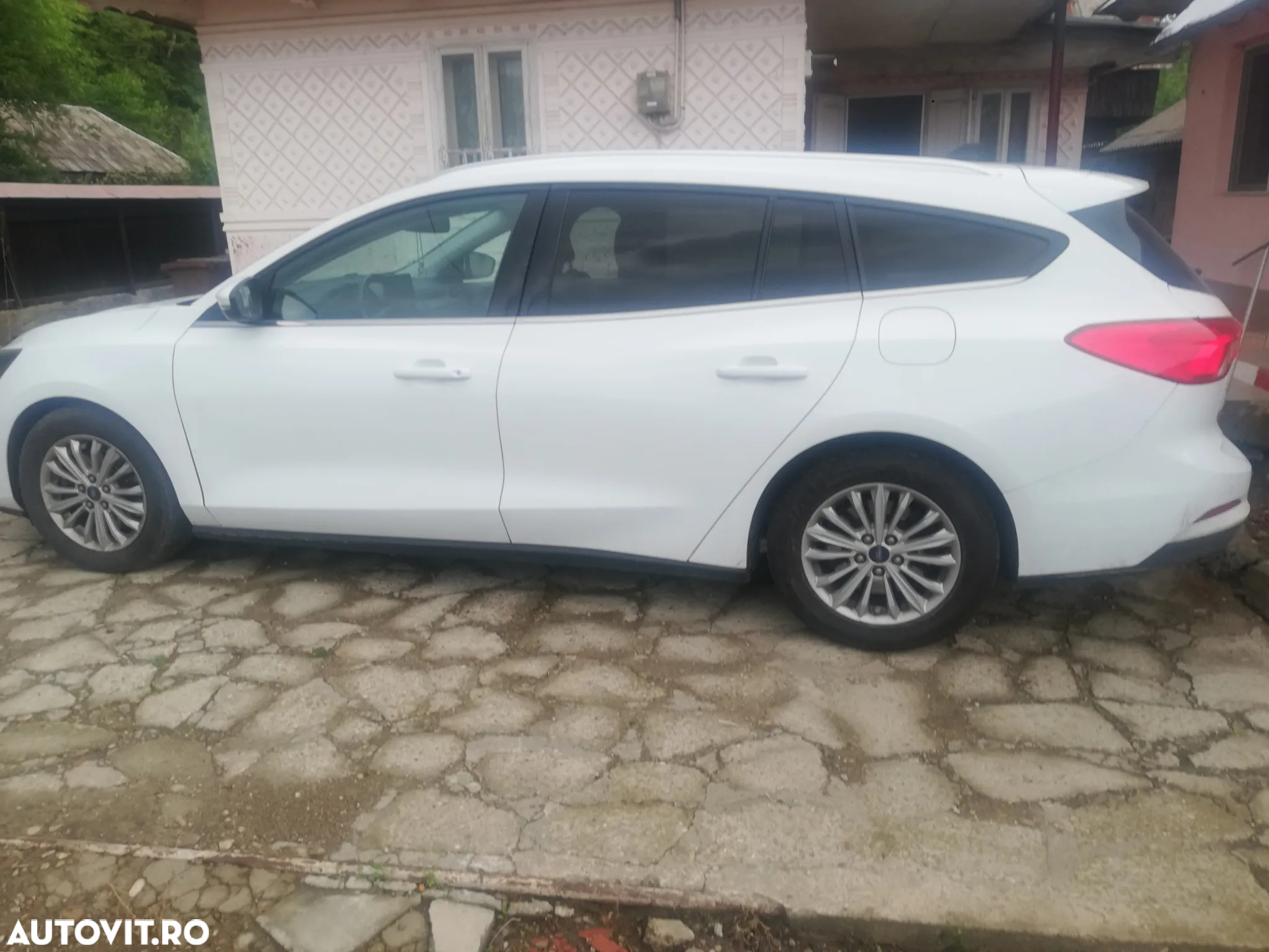 Ford Focus 1.5 EcoBlue Start-Stopp-System Aut. ACTIVE DESIGN - 2