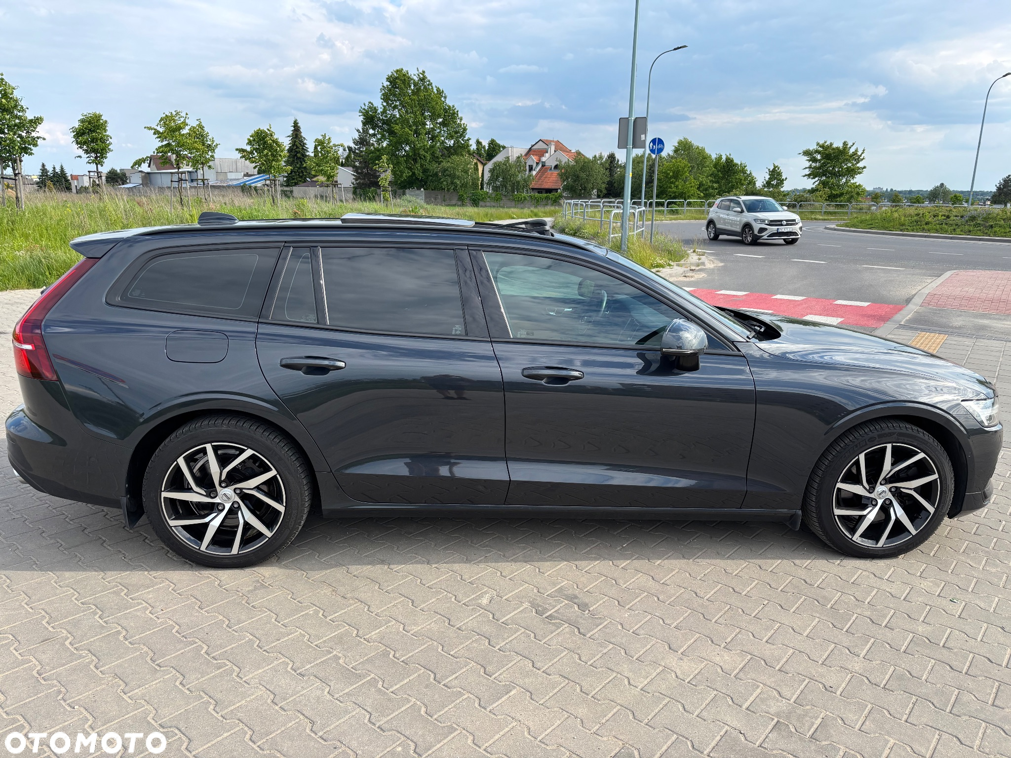 Volvo V60 T6 AWD Momentum Pro - 4
