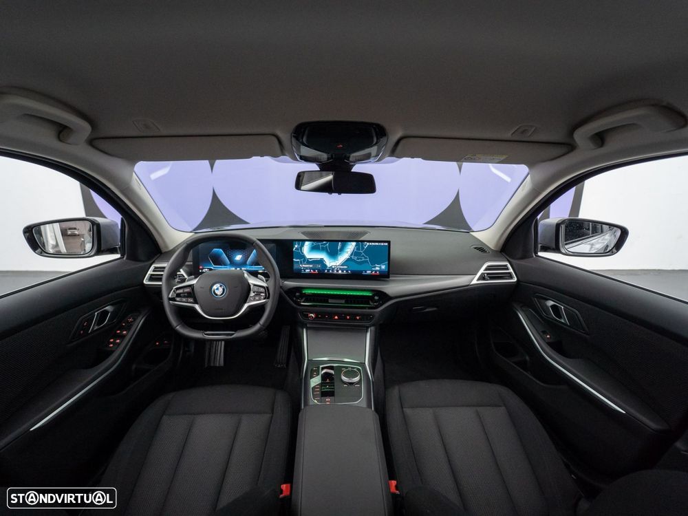 BMW 330 e Auto - 17