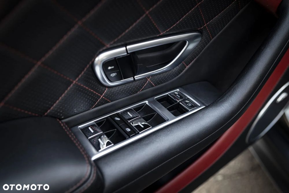 Bentley Continental GT - 18