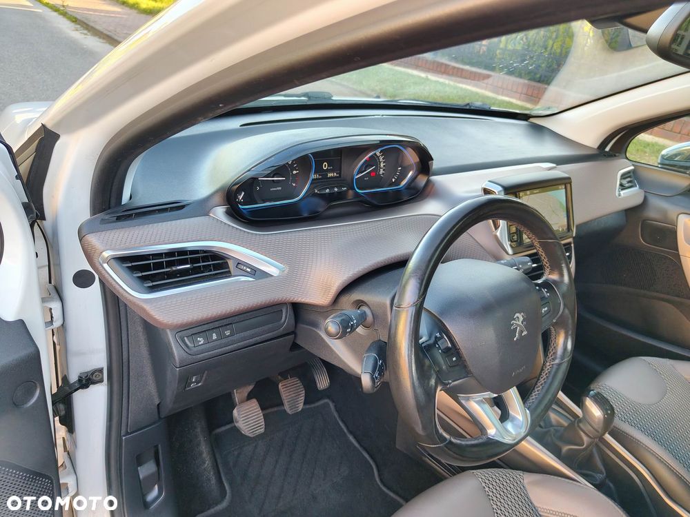 Peugeot 2008 PureTech 110 Stop&Start Allure - 22