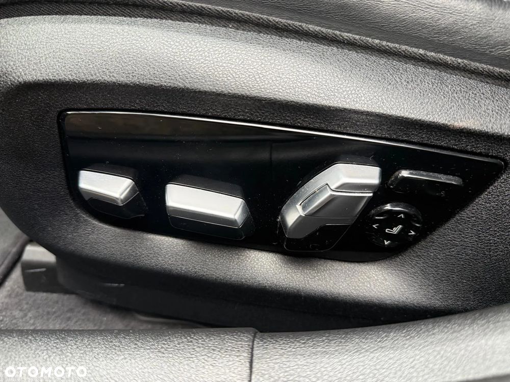 BMW Seria 5 530i xDrive M Sport sport - 18