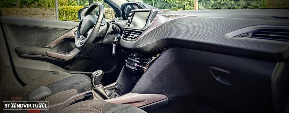 Peugeot 2008 1.6 e-HDi Allure - 15