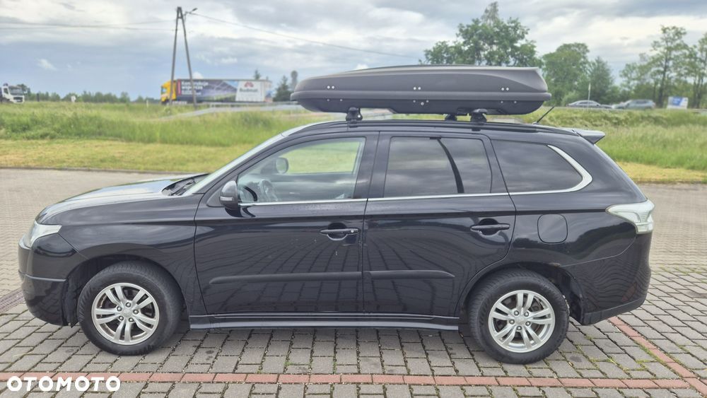 Mitsubishi Outlander - 2