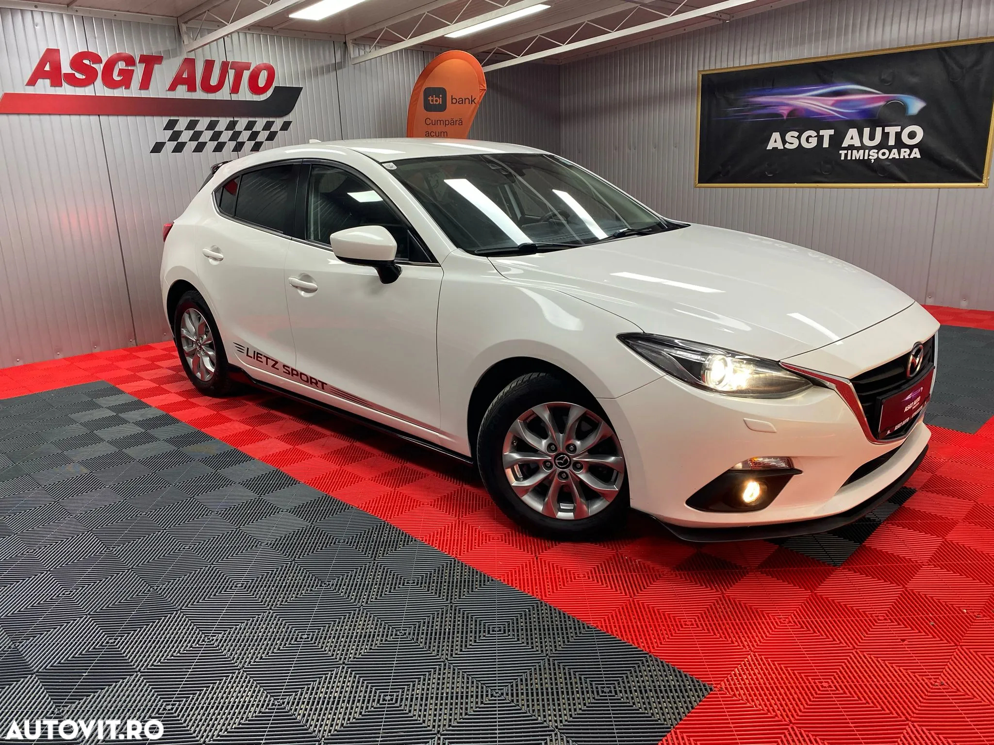 Mazda 3 - 3