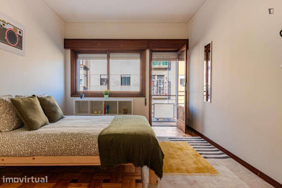 Quarto - localizado em Santo Ildefonso Porto - Grande imagem: 2/32