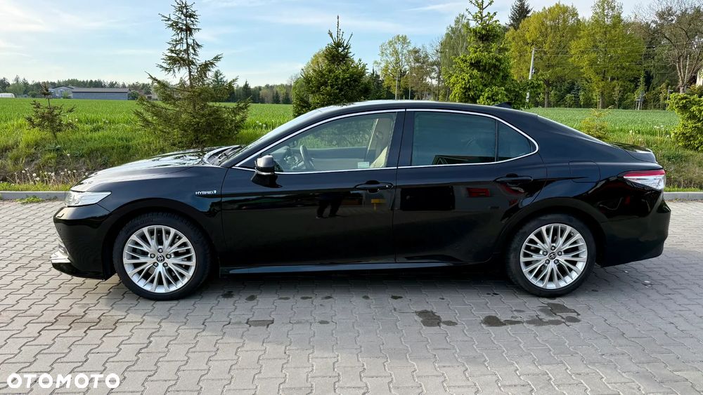 Toyota Camry 2.5 Hybrid Executive CVT - 2