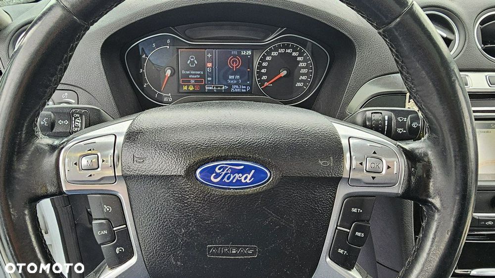 Ford S-Max 2.0 TDCi DPF Titanium X - 13