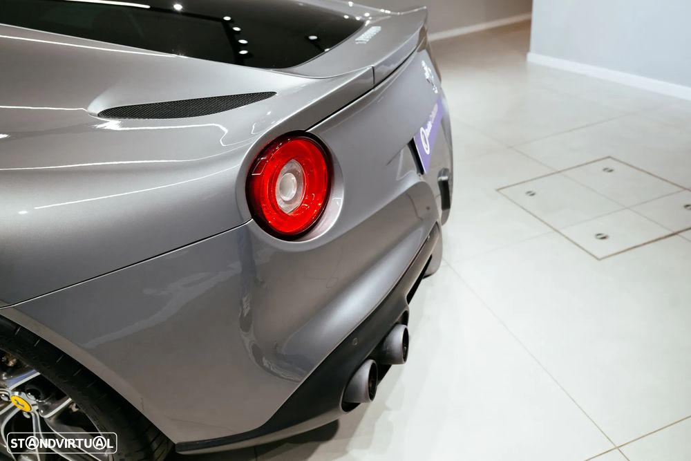 Ferrari F12 Berlinetta 6.3 V12 - 16