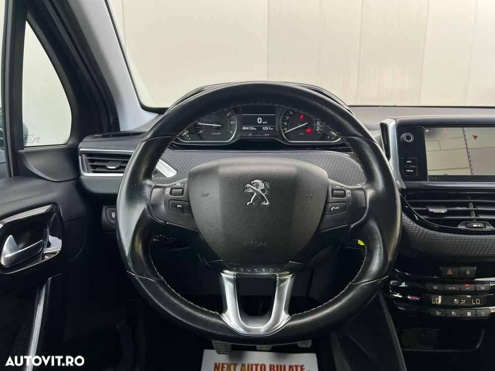 Peugeot 208 PureTech 110 Stop & Start Allure - 13