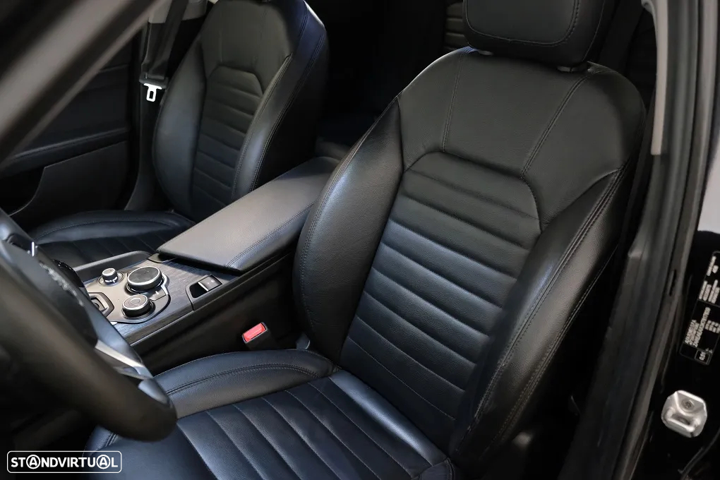 Alfa Romeo Giulia 2.2 D Super AT8 - 11