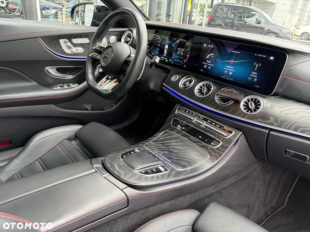 Mercedes-Benz Klasa E AMG 53 4-Matic+ 9G-TRONIC - 15