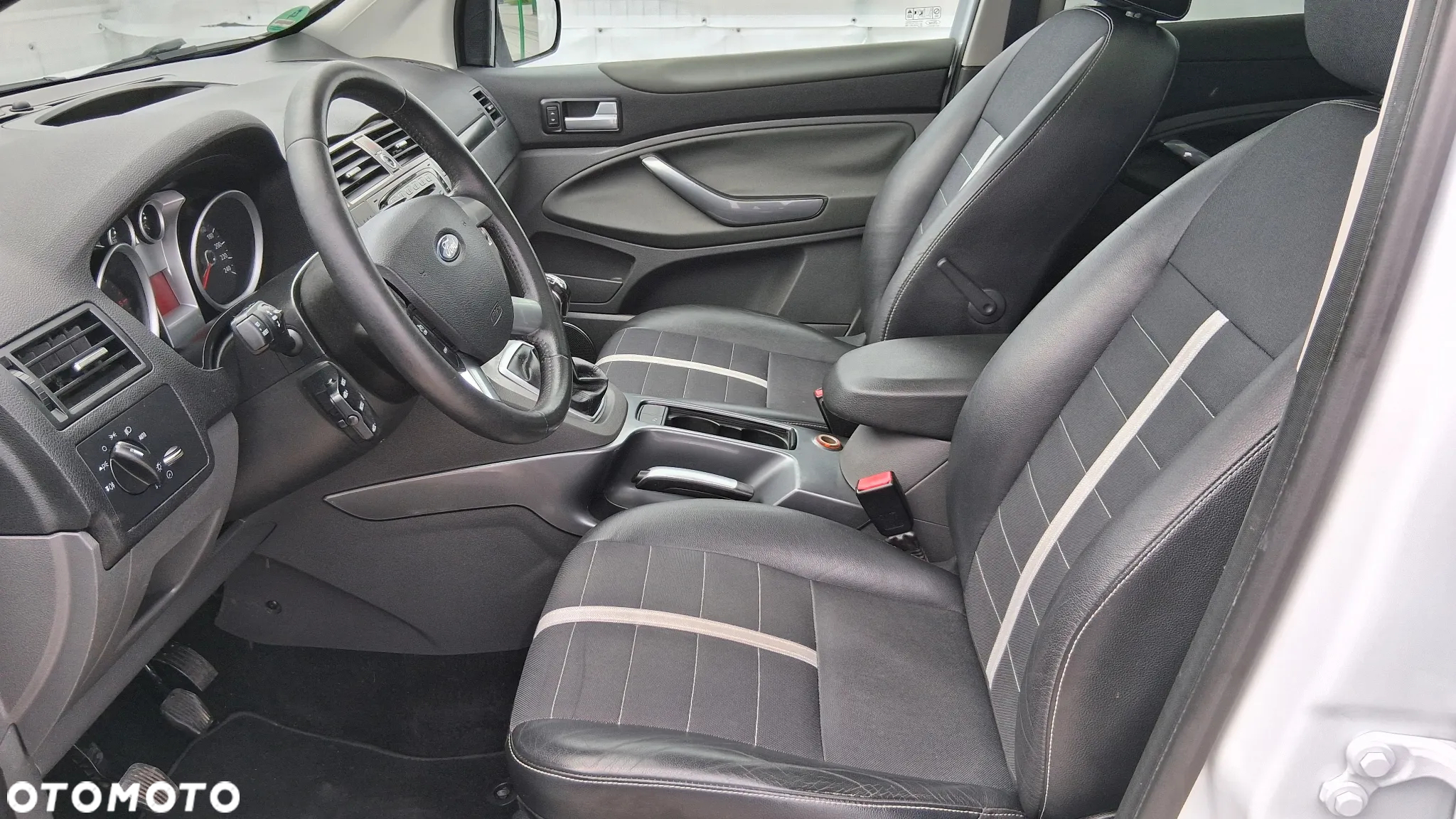 Ford Kuga 2.0 TDCi 4WD Titanium - 13