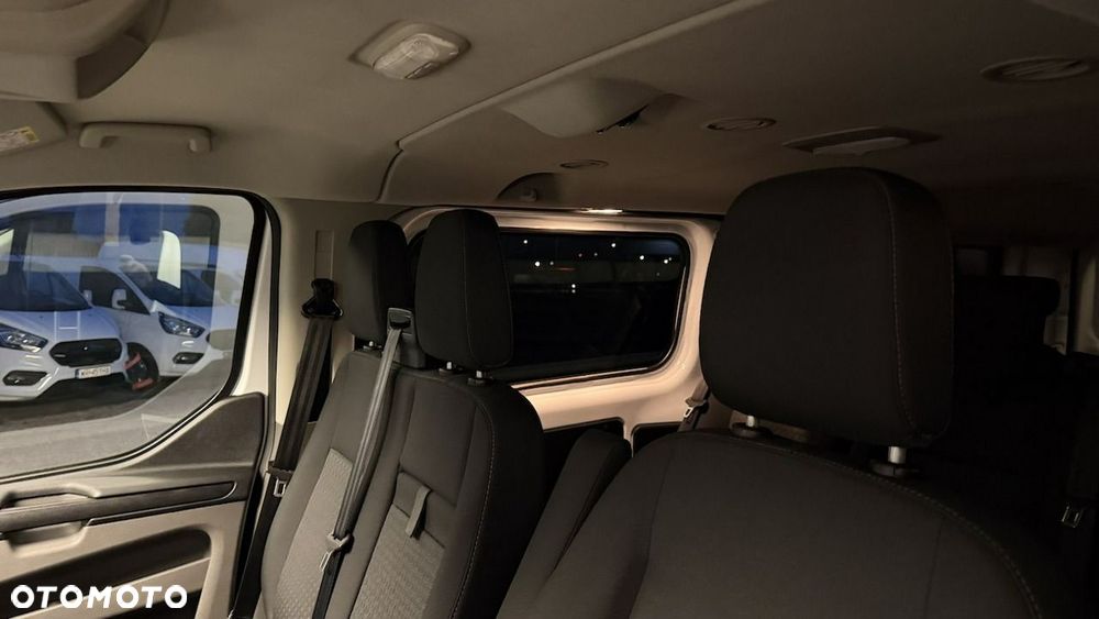 Ford Tourneo Custom - 17