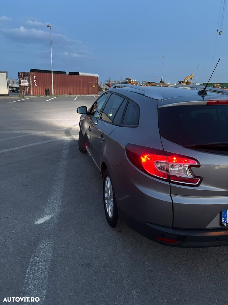Renault Megane ENERGY dCi 110 Start & Stop Paris - 8