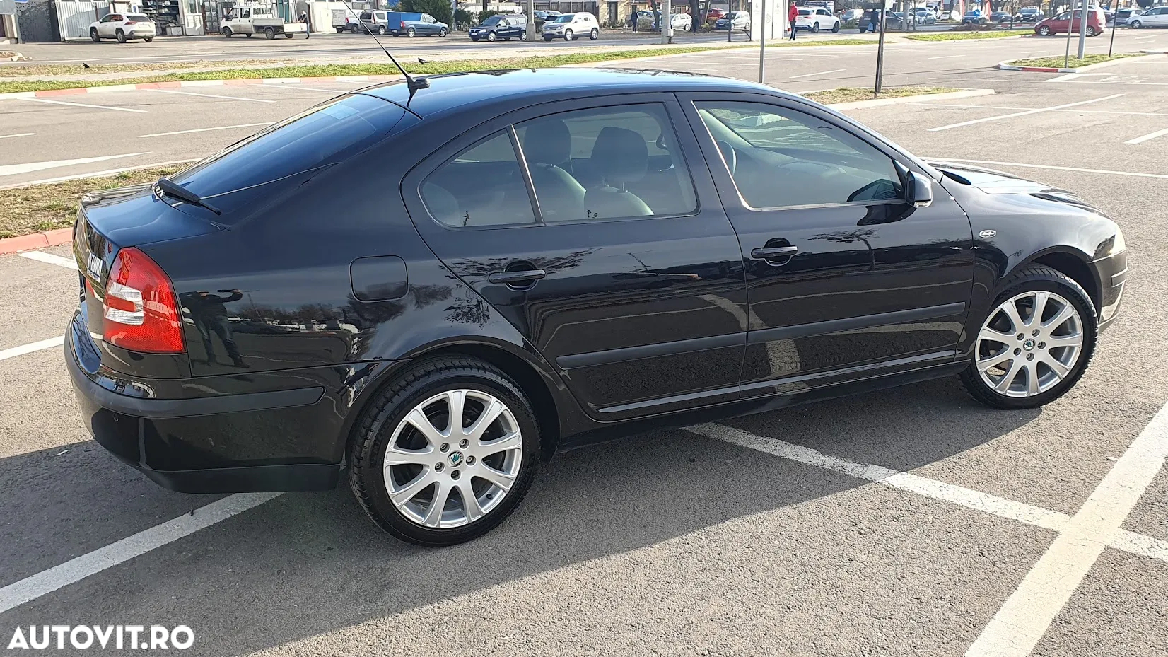 Skoda Octavia 2.0 TDI DSG Laurin & Klement - 24
