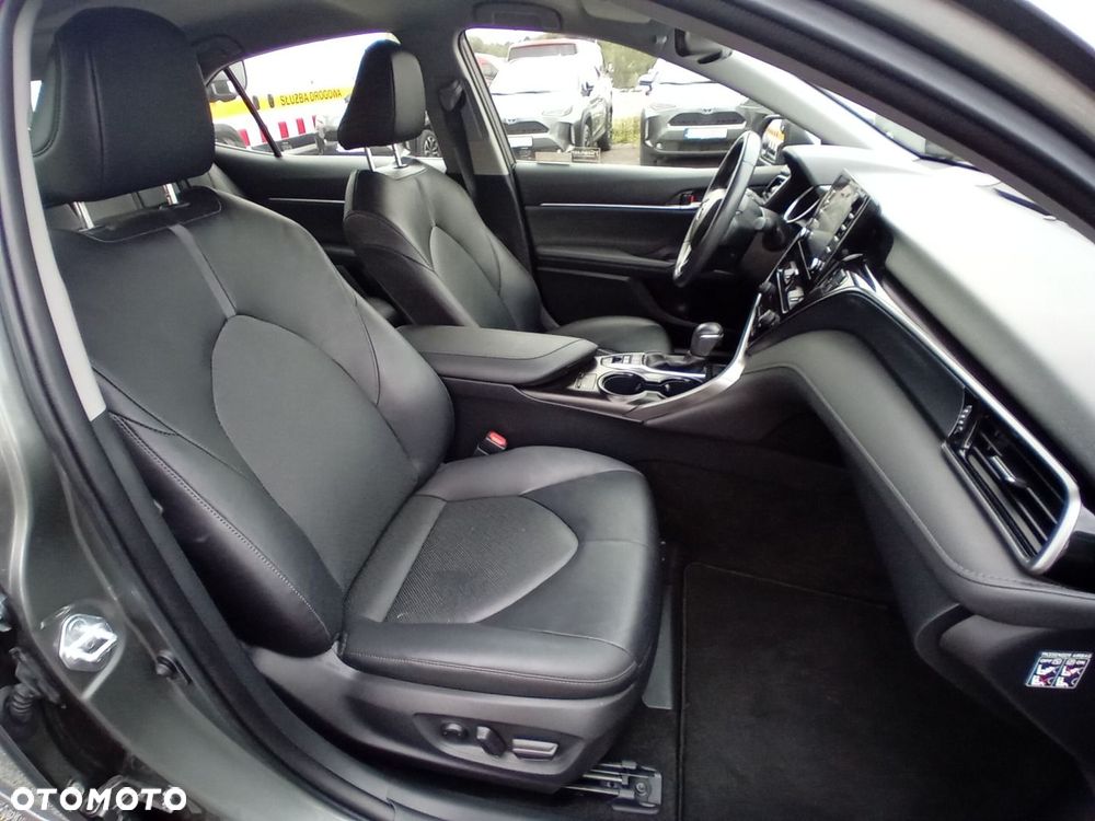 Toyota Camry 2.5 Hybrid Comfort CVT - 30