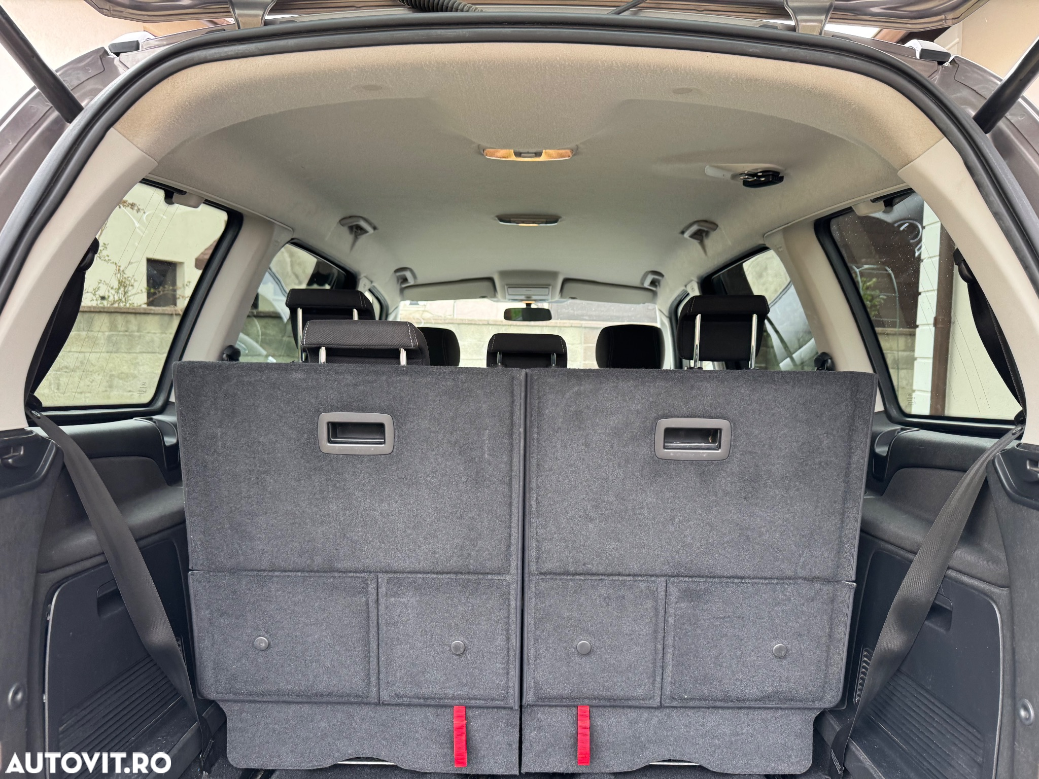 Ford Galaxy 2.0 TDCi DPF Business Edition - 14