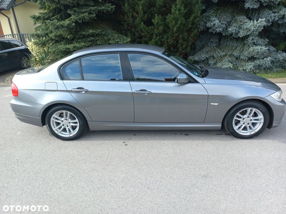 BMW Seria 3 318i Edition Exclusive - 7
