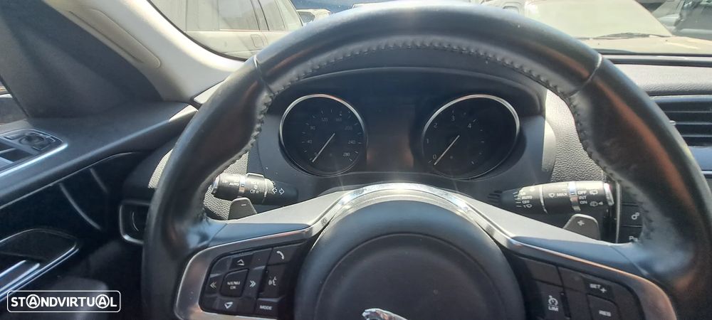 Jaguar F-Pace 2.0 i4D Prestige Aut. - 10