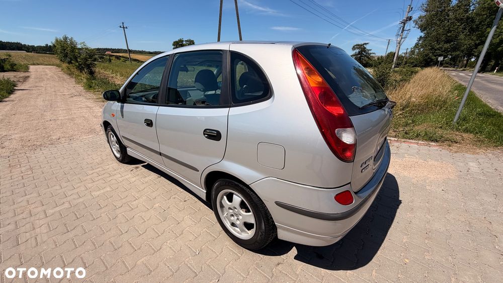 Nissan Almera Tino - 28