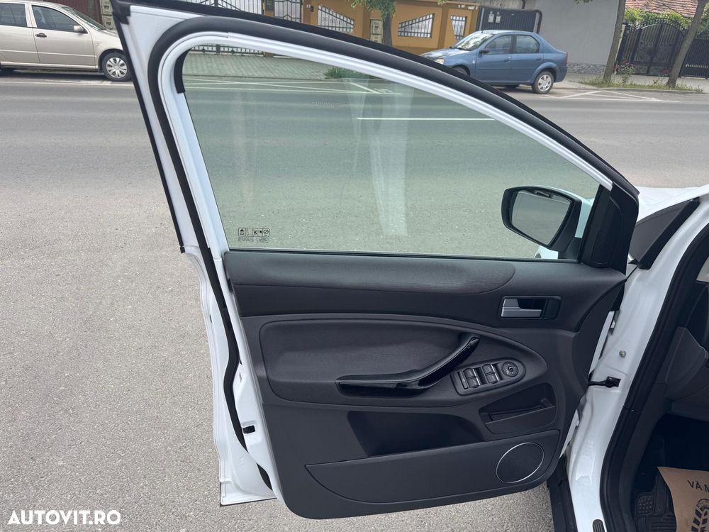 Ford Kuga - 23