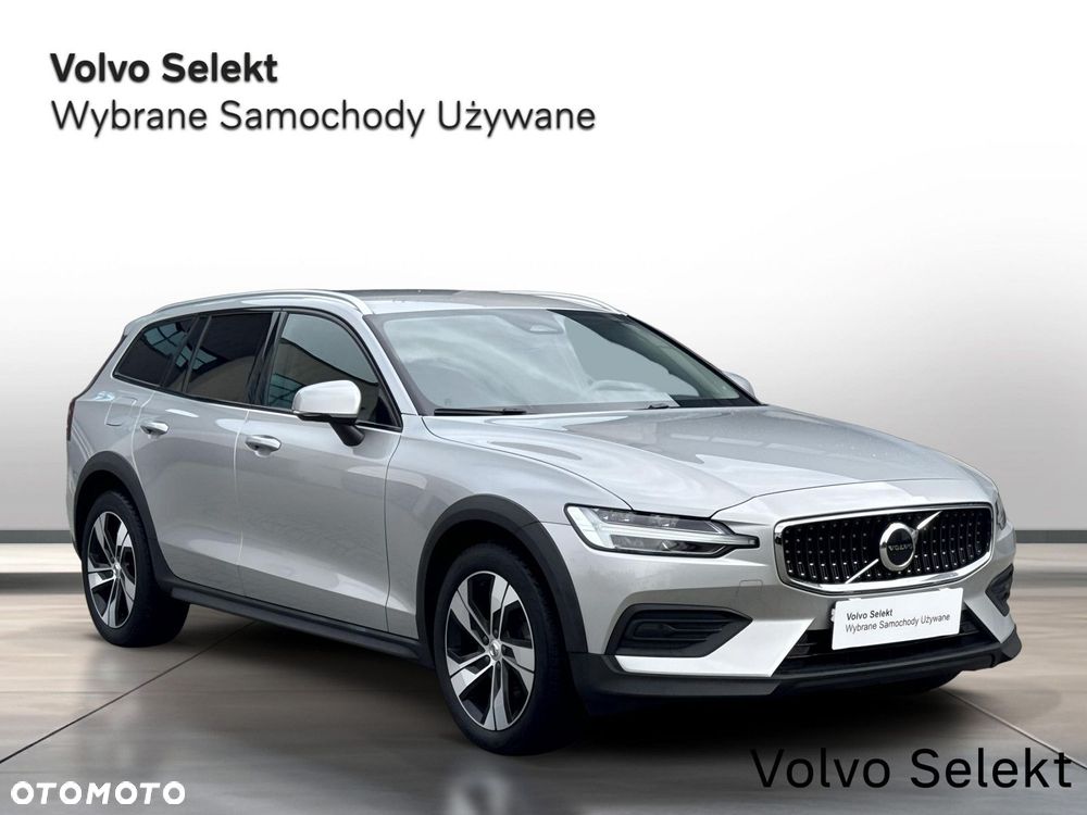 Volvo V60 Cross Country - 8
