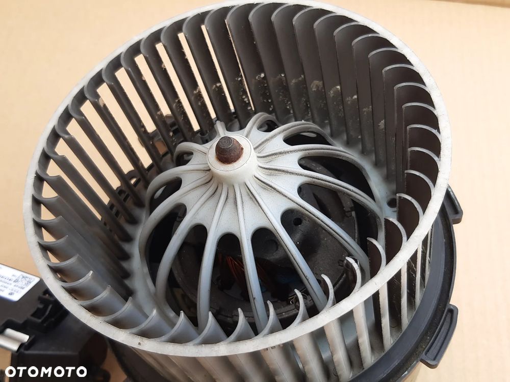 AUDI A4 B8 A5 8T WENTYLATOR DMUCHAWA NAWIEWU 8K1820021 - 2