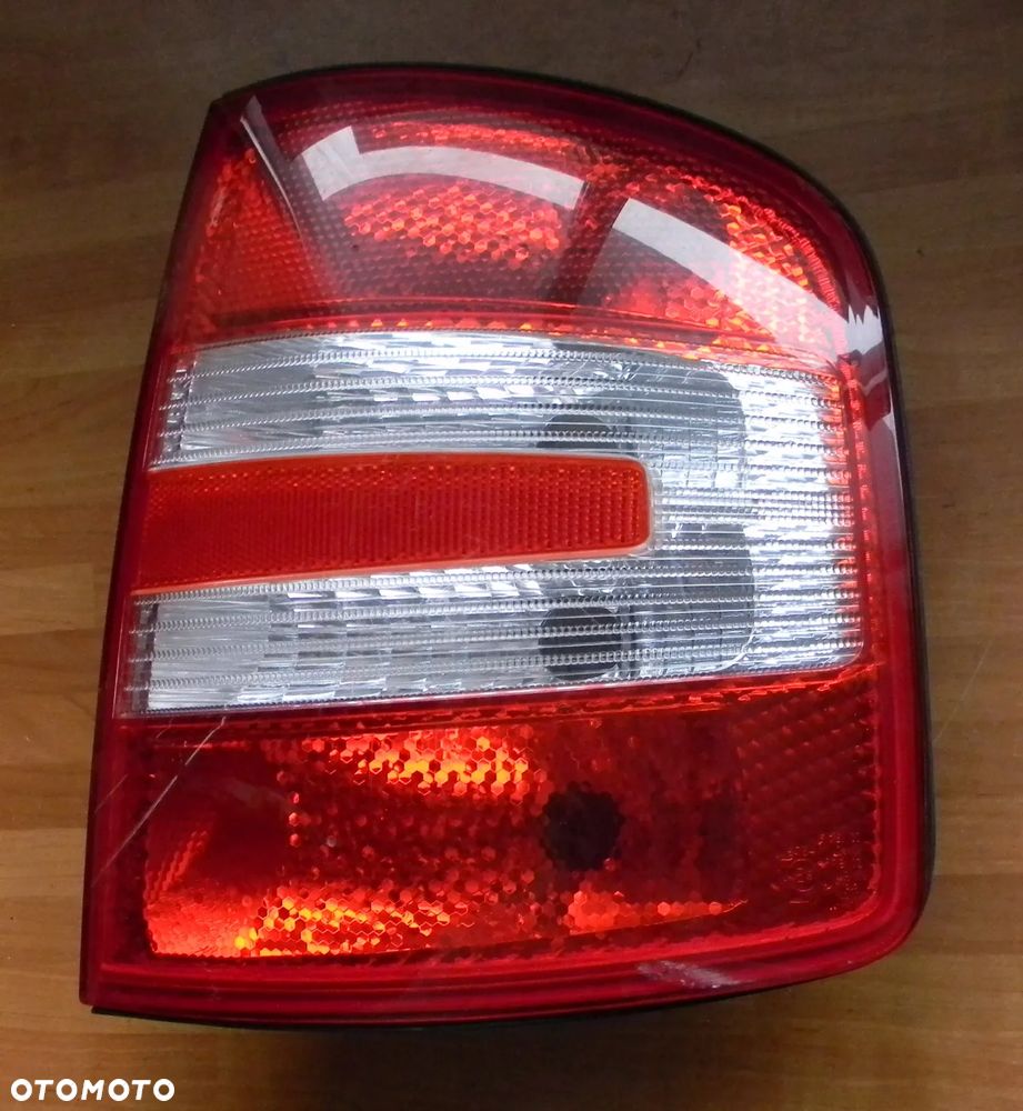 lampa prawa tył SKODA FABIA I SEDAN KOMBI LIFT EUROPA