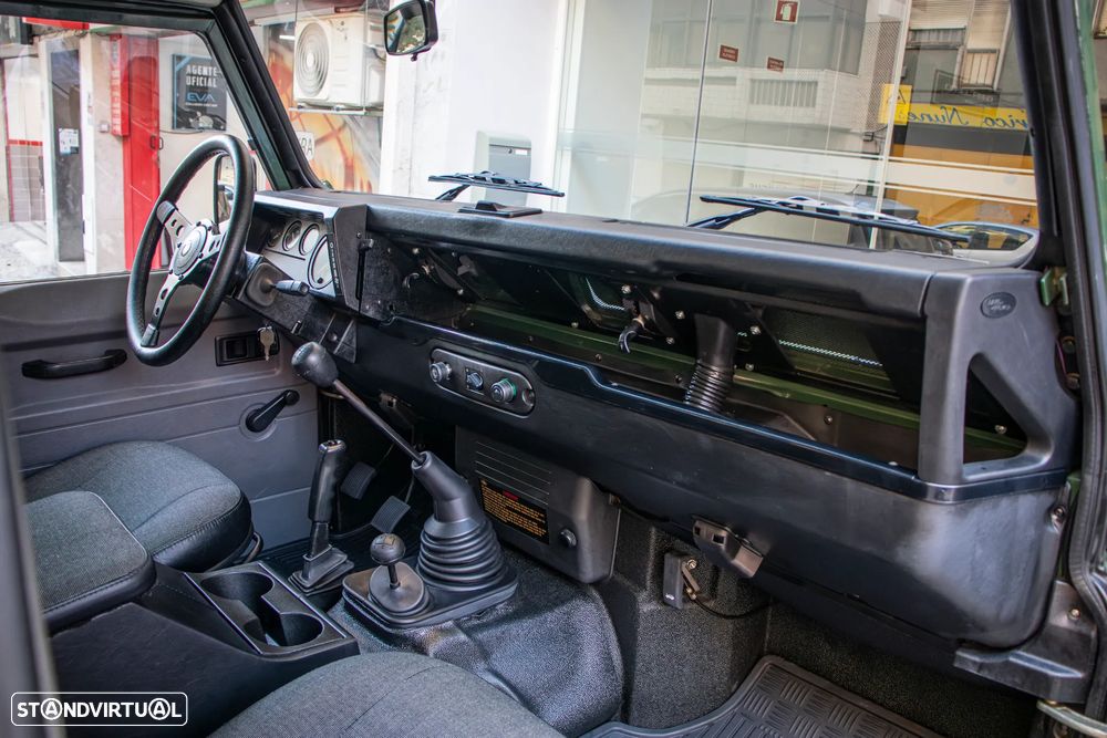 Land Rover Defender 90 2.5 TD5 Metal Top - 20