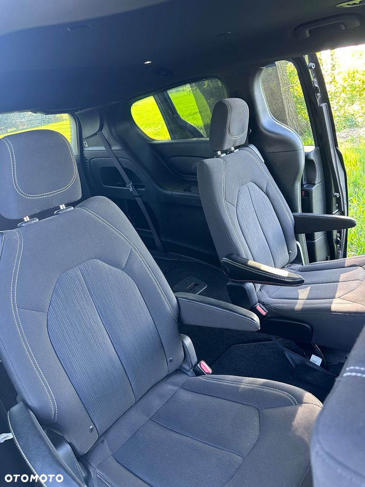 Chrysler Pacifica - 19