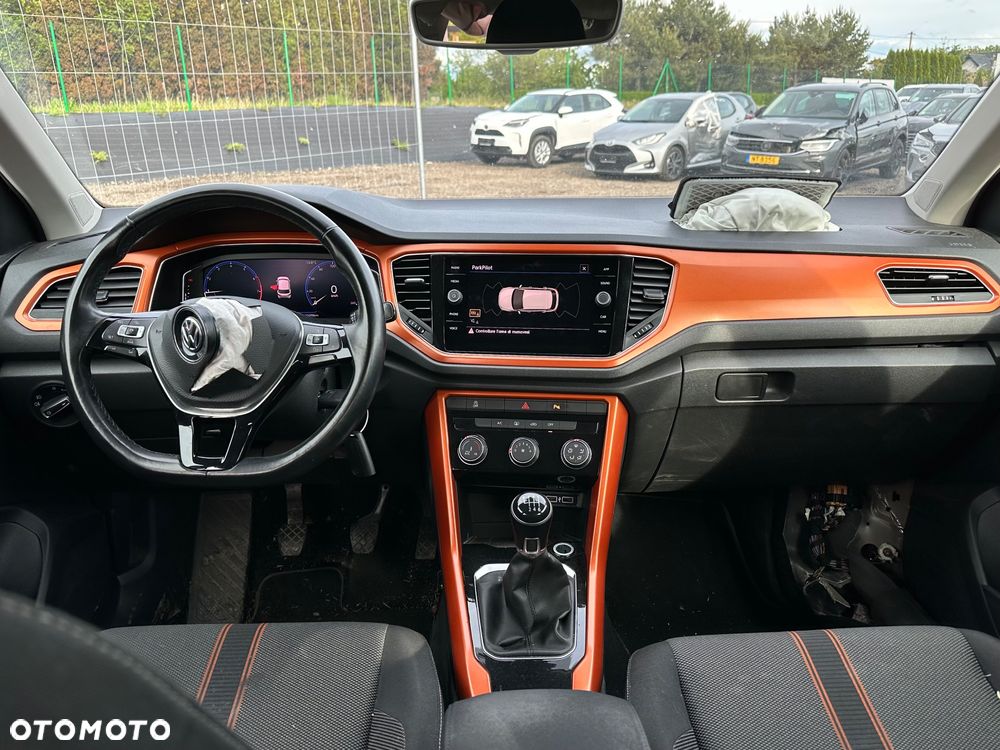 Volkswagen T-Roc - 23