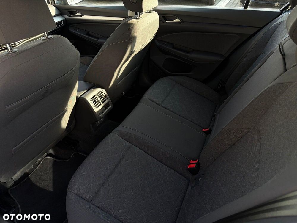 Volkswagen Golf - 24