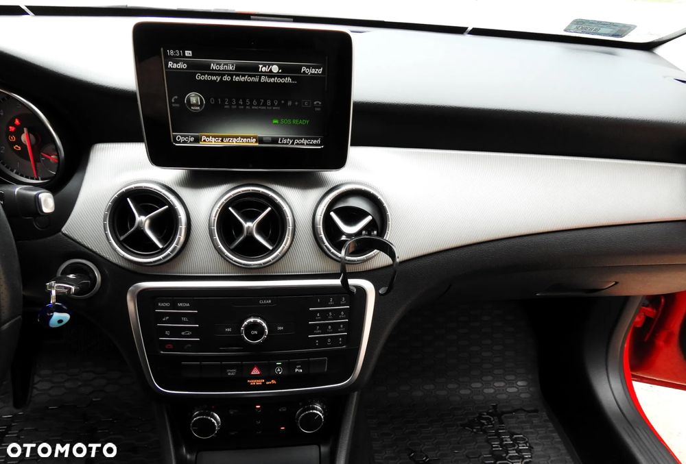 Mercedes-Benz CLA 180 7G-DCT - 18