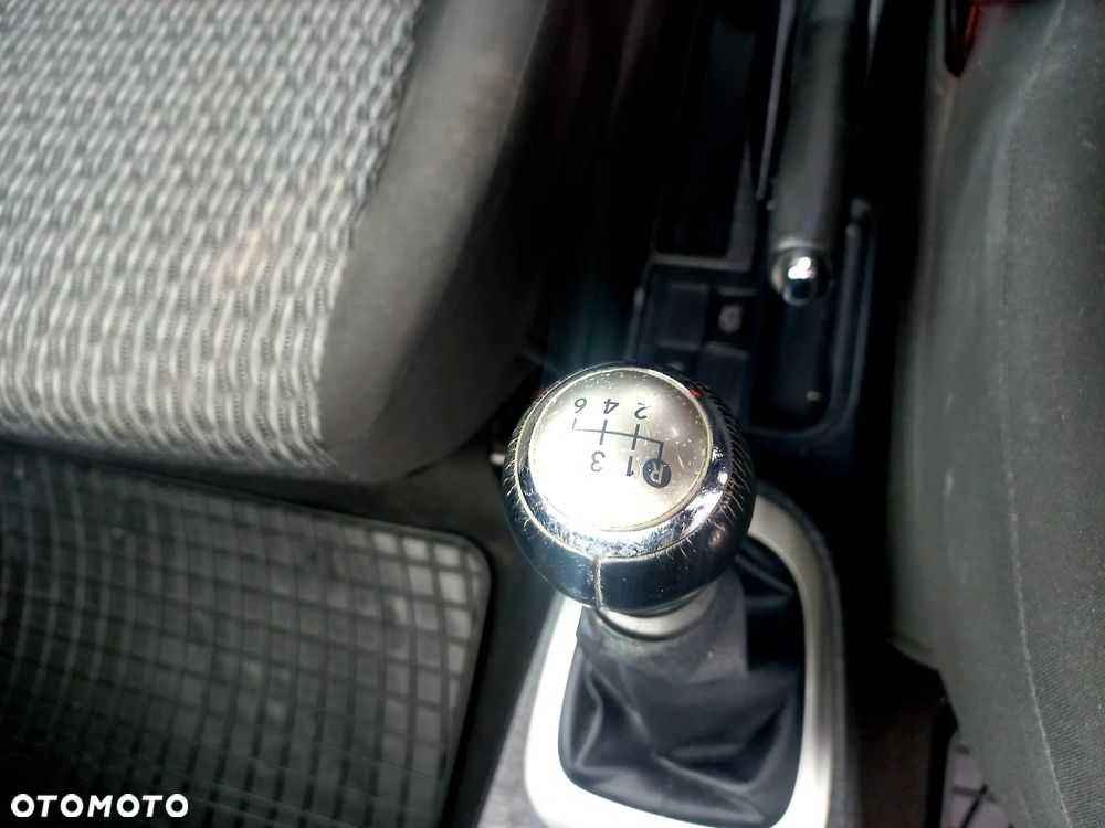 Toyota Yaris 1.33 VVT-i Club - 11