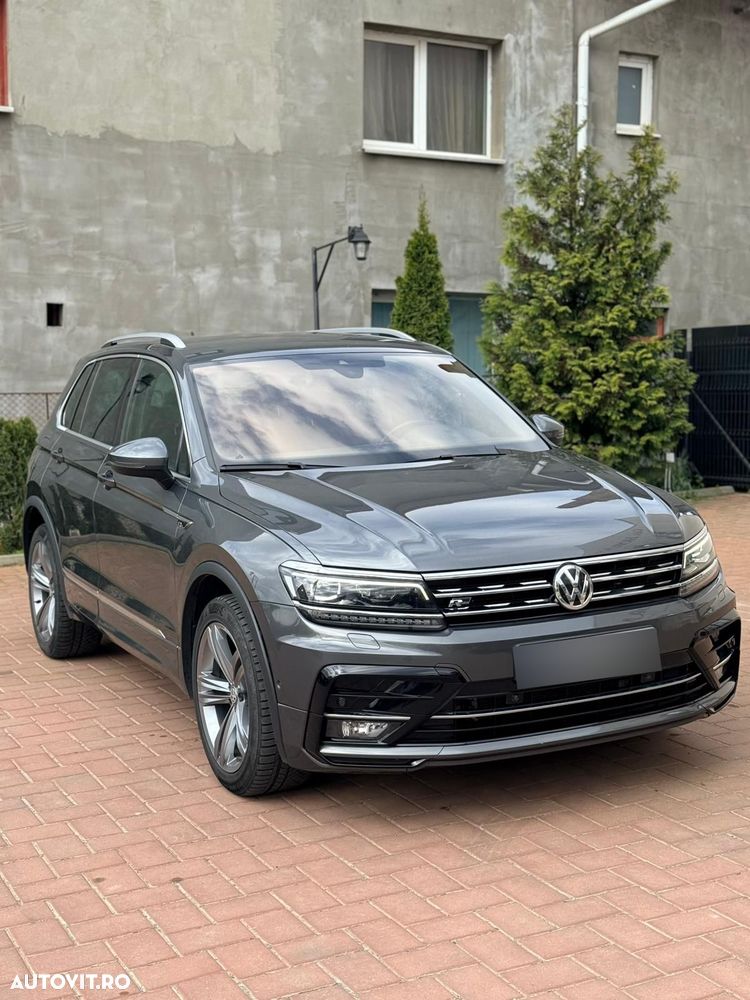 Volkswagen Tiguan - 1